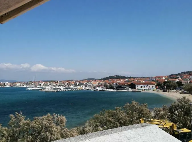 Klara Appartement Murter